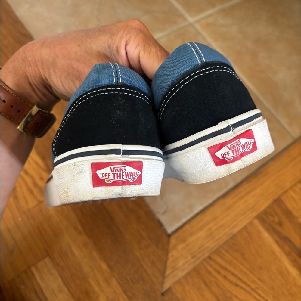 VANS like new,  women’s or Men's Black and Navy Sneakers - Picture 5 of 7